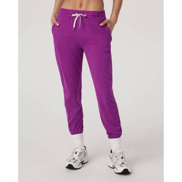 VUORI Pants - NEW VUORI performance relaxed fit jogger in magenta heather